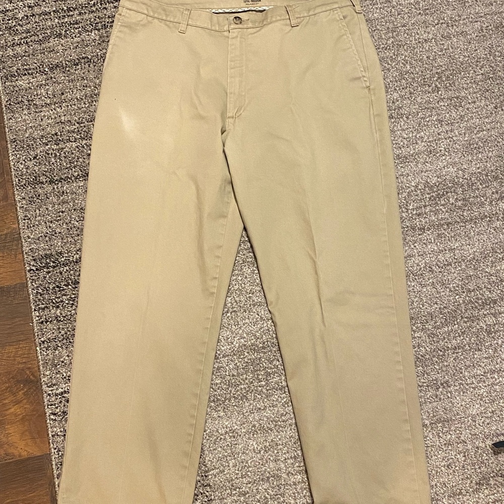 Men’s Khaki Dress Pants (36x32)